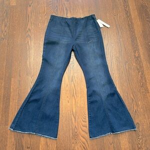 TINSELTOWN pull on dark denim flare jeans